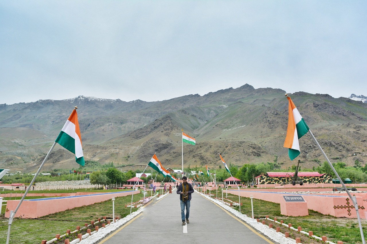 Day 03 : Drive Leh - Kargil (180kms)